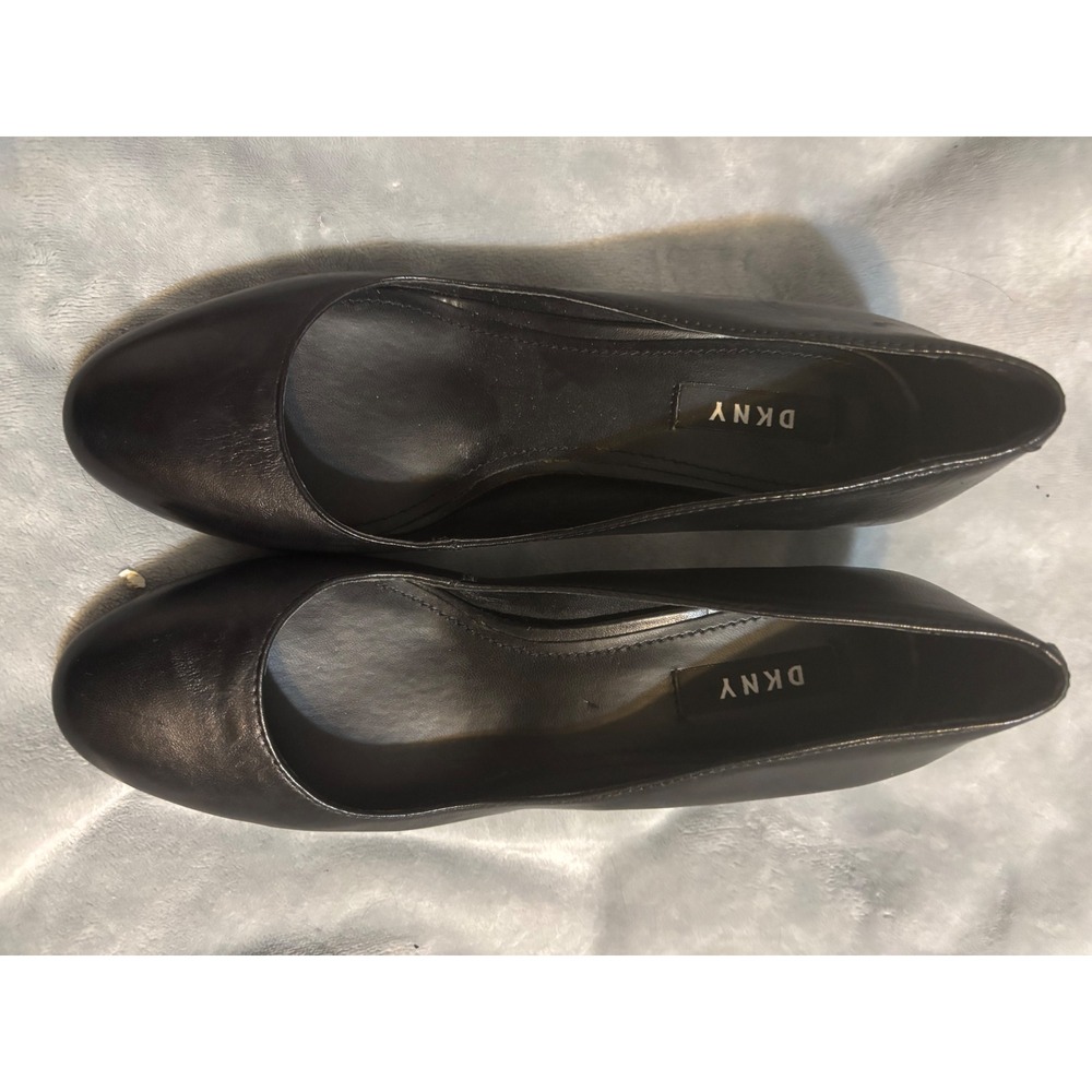 DKNY Womens Black Leather Round Toe Block Heel Pumps Size 8.5 Metallic Accent